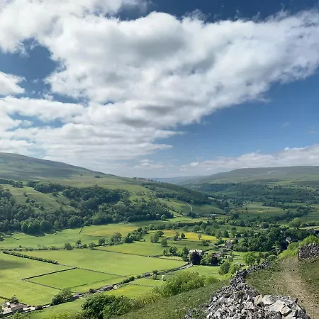Апартаменты The Dale At Greystones - Luxurious Annexe With Stunning View Buckden (North Yorkshire)