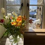 Апартаменты The Dale - Luxurious Annexe With Stunning View *